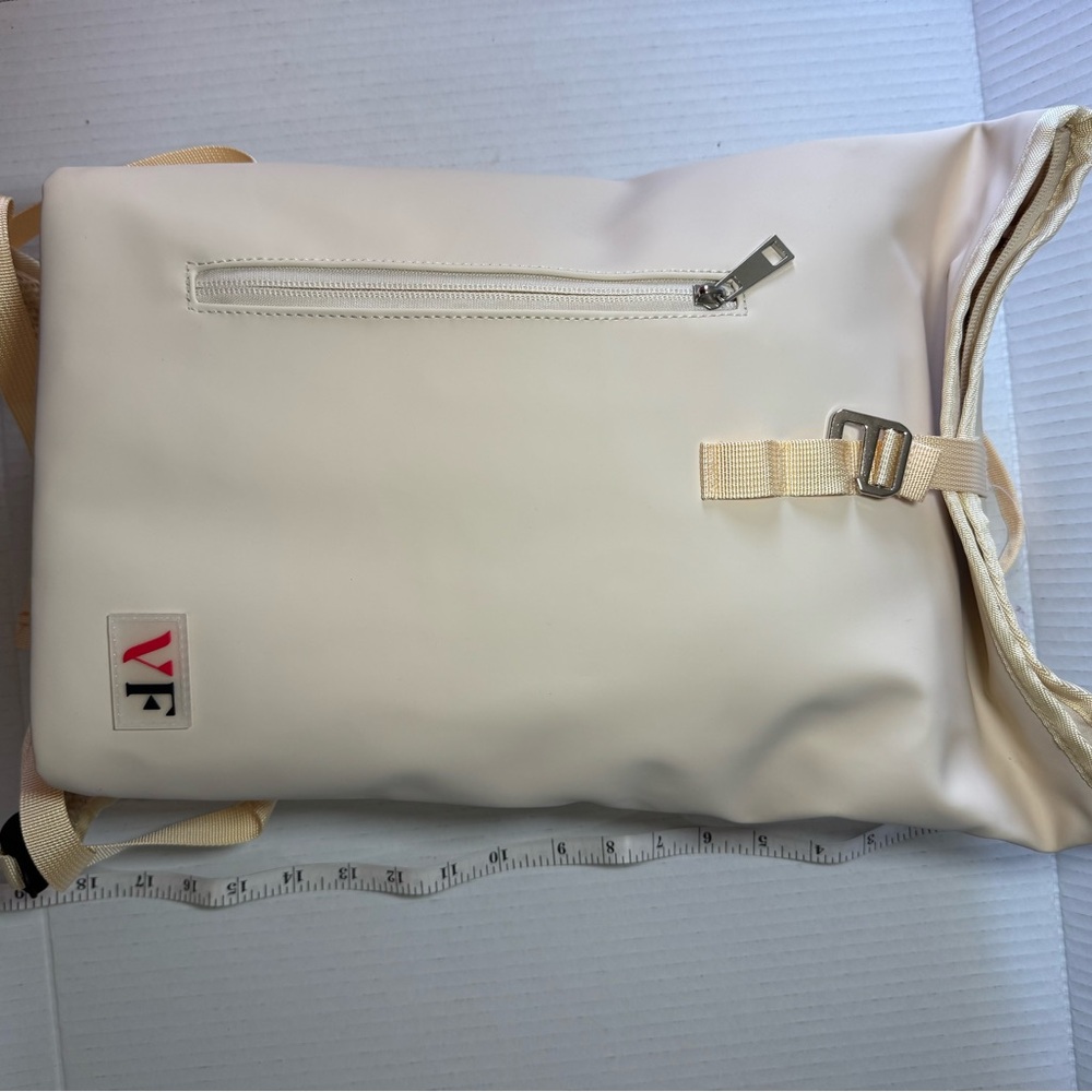 Cream Backpack Cooler Set‎ - Picture 9 of 10